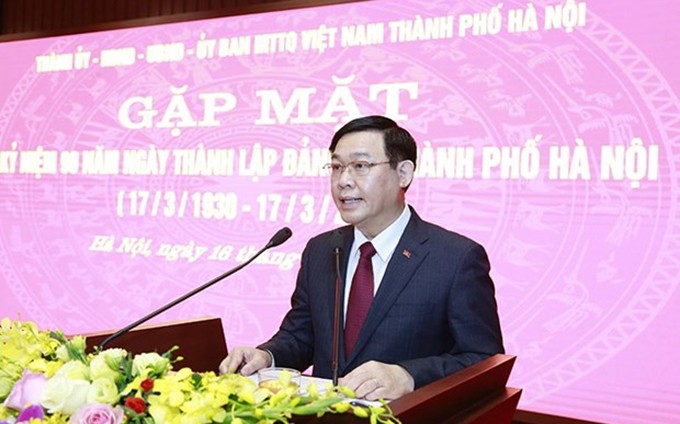 El secretario del Comité del Partido Comunista de Vietnam en Hanoi, Vuong Dinh Hue (Fotografía: VNA)