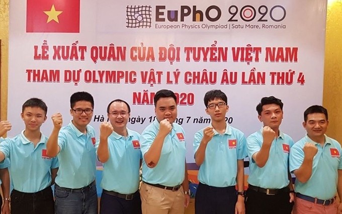 La delegación de Vietnam participa en la Olimpiada Europea de Física.