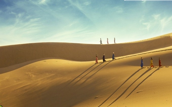La duna de arena roja de Nam Cuong.