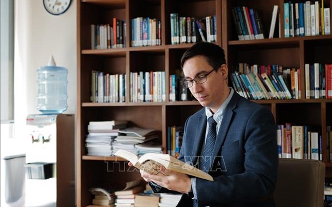 El experto de la Universidad Webster de Tailandia, Balazs Szanto. (Fotografía: vna) 