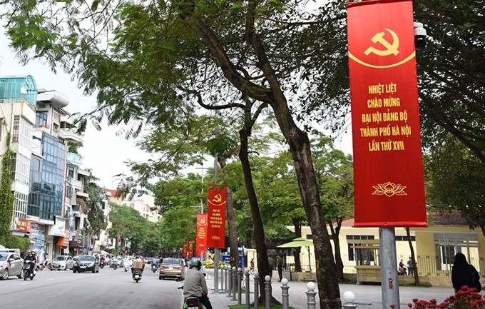 Banderolas en la calle de Ngoc Ha, en Ba Dinh. (Fotografía: vov.vn)