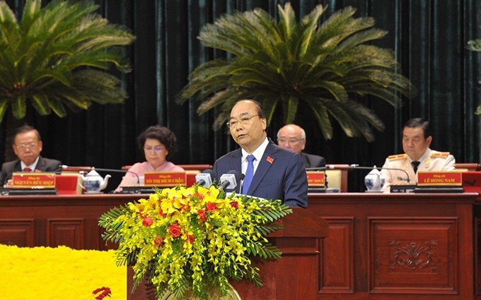 El primer ministro de Vietnam, Nguyen Xuan Phuc, habla en el Congreso. 