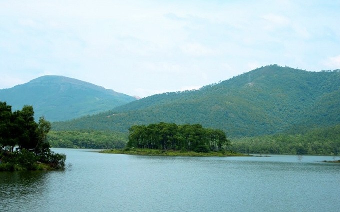 El lago Yen Trung.