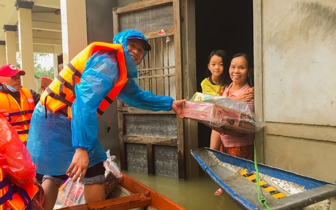 World Vision Vietnam apoya a familias afectadas por inundaciones 