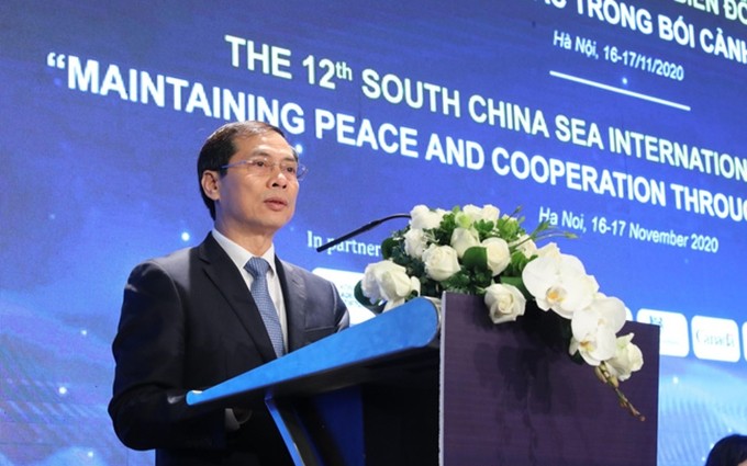 Viceministro permanente de Relaciones Exteriores de Vietnam, Bui Thanh Son, interviene en el evento. (Fotografía: VNA)