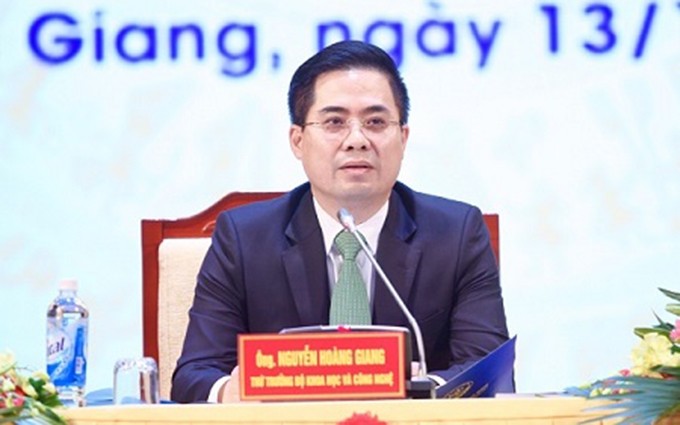 El viceministro de Ciencia y Tecnología, Nguyen Hoang Giang habla en el evento. 