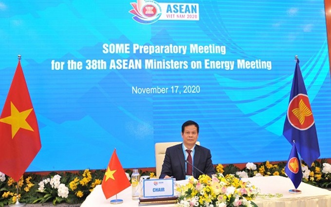 El jefe de la Agencia de Electricidad y Energía Renovable del Ministerio de Industria y Comercio de Vietnam, Hoang Tien Dung, en el evento. (Fotografía: moit.gov.vn)