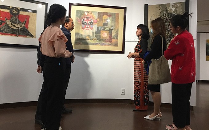 Visitantes al Museo de Bellas Artes de Da Nang. (Fotografía: Nhan Dan)