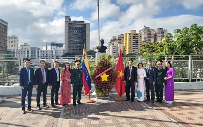 Delegados asisten a la ceremonia. (Fotografía: baoquocte.vn)