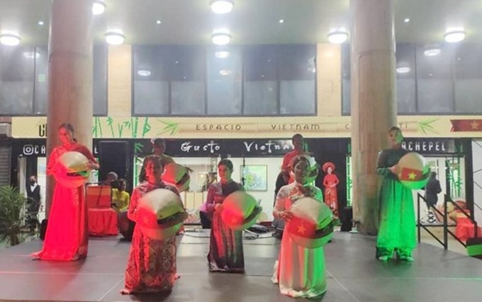 Vietnamitas en Venezuela celebran encuentro por Año Nuevo Lunar. (Fotografía: VNA)