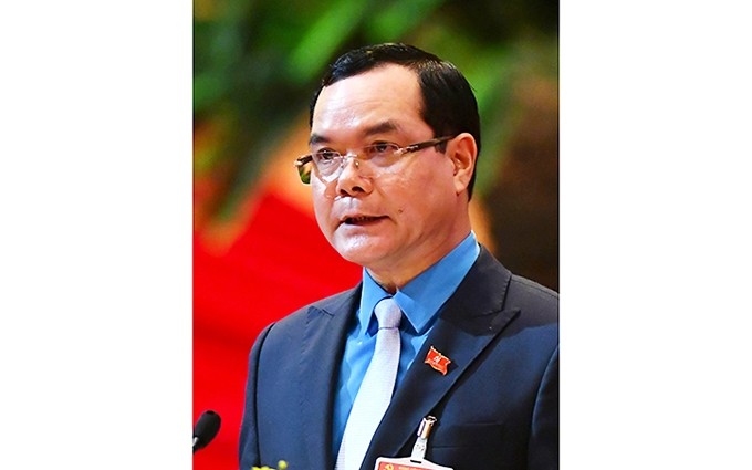 El miembro del Comité Central del Partido Comunista y presidente de la Confederación General del Trabajo de Vietnam, Nguyen Dinh Khang.