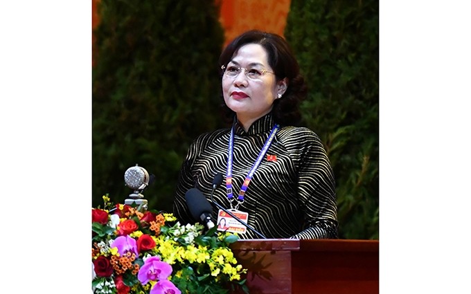 La gobernadora del Banco Estatal de Vietnam, Nguyen Thi Hong, interviene en el Congreso