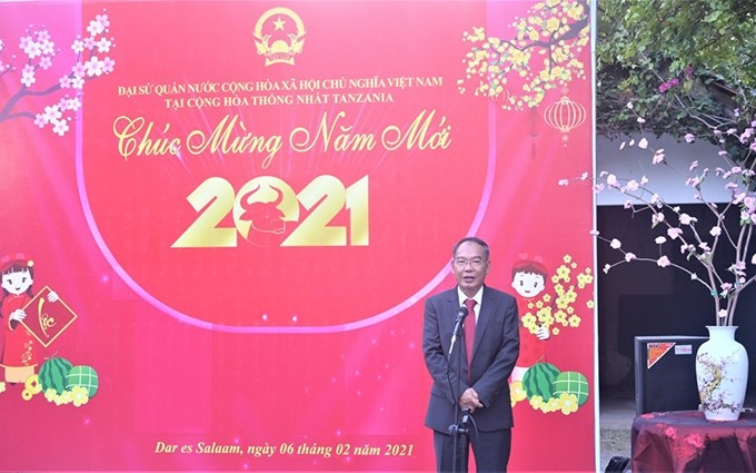 El embajador vietnamita en Tanzania, Nguyen Nam Tien en el evento. (Fotografía: baoquocte.vn)