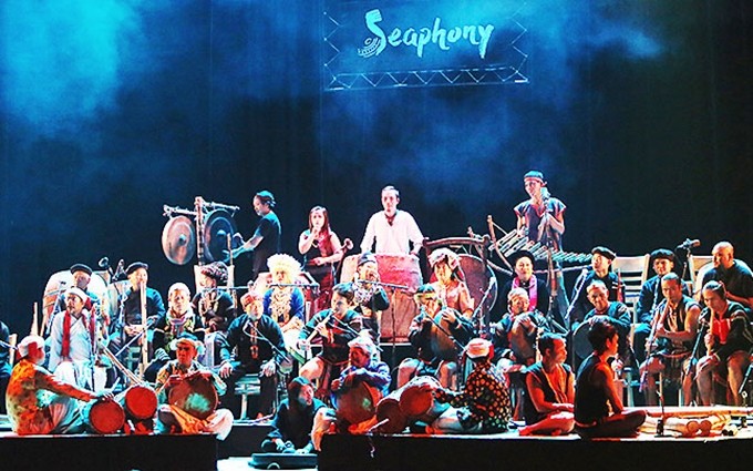 La Orquesta Sinfónica Nacional Seaphony en una actuación en Hanói. 