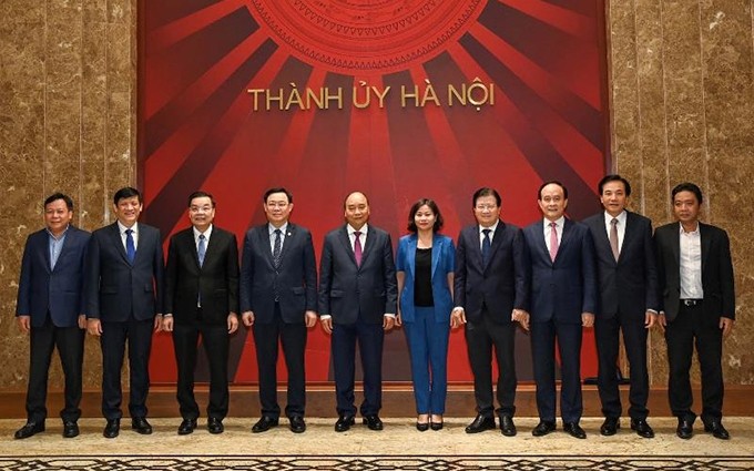 El primer ministro de Vietnam, Nguyen Xuan Phuc, y los líderes de Hanói.