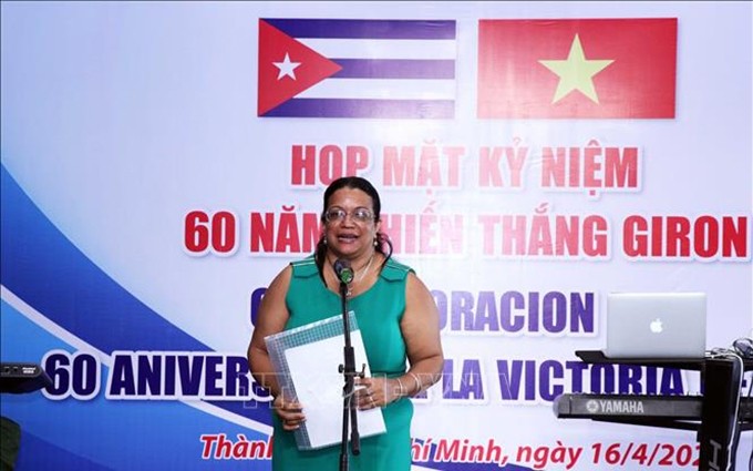 Indira López Argüelles, cónsul general de Cuba en Ciudad Ho Chi Minh, habla en el evento. (Fotografía: VNA)