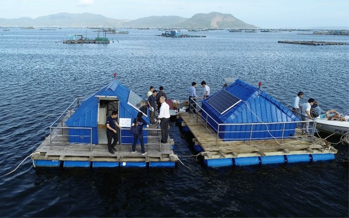 Una estación de monitoreo de la calidad del agua marina instalada en Vietnam con el apoyo tecnológico de Australia. (Fotografía: Nhan Dan)