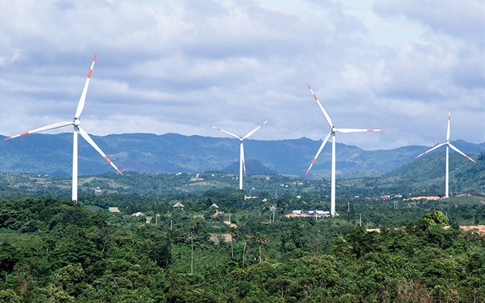 Proyecto de energía eólica en el distrito de Huong Hoa, provincia de Quang Tri. (Fotografía: Periódico Dau Tu)