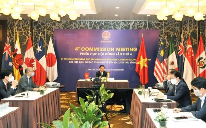 Delegación vietnamita, encabezada por el ministro de Industria y Comercio, Nguyen Hong Dien, participa en el evento (Fotografía: Nhan Dan)
