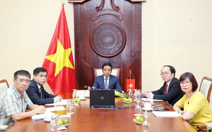 Vietnam participa en conferencia virtual contra el comercio ilegal de bienes culturales.