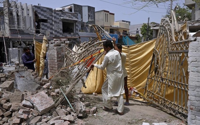 Escena de un bombardeo en Lahore, Pakistán, en junio de 2021. (Fotografía: AP)