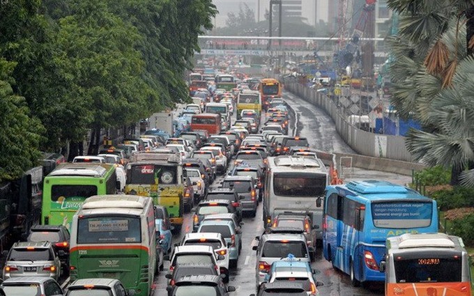 Impulsa Indonesia medidas para mejorar tráfico en su capital