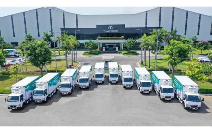  THACO dona camiones especializados para transporte de vacunas y vacunación móvil. (Fotografía: tienphong.vn)