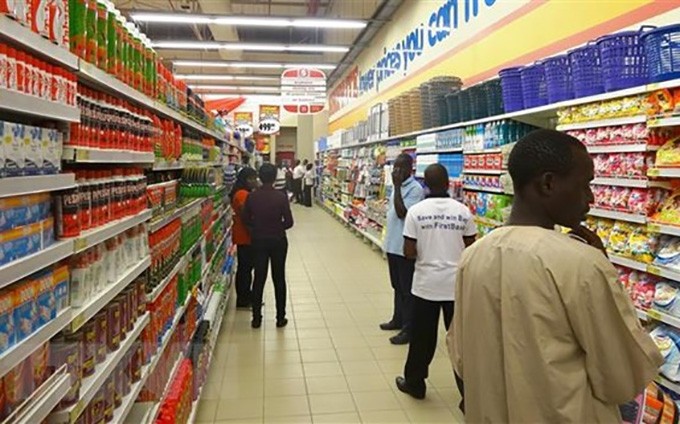En un supermercado Shoprite en la ciudad de Kano, Nigeria. (Fotografía: AFP/VNA)