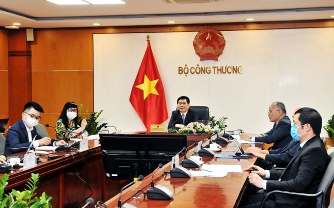 El ministro de Industria y Comercio de Vietnam, Nguyen Hong Dien, en el evento.