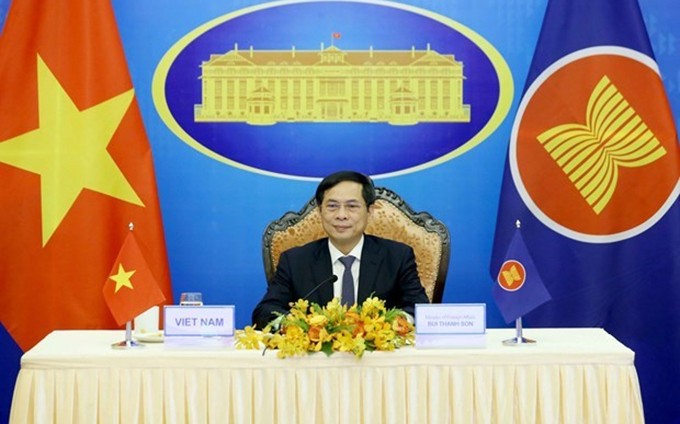 El ministro de Relaciones Exteriores de Vietnam, Bui Thanh Son, en la Reunión. (Fotografía: VNA)
