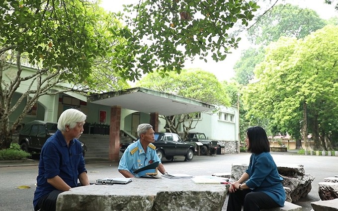 Intercambian con invitados en la Ciudadela Imperial de Thang Long. (Fotografía: VTV)