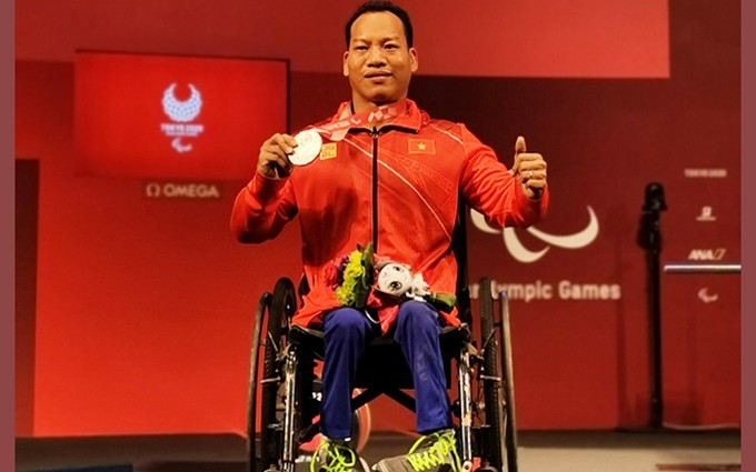 Halterófilo vietnamita gana medalla de plata en los Juegos Paralímpicos de 2020