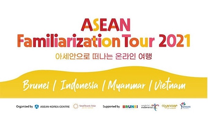 Presentación de videos para promover viajes de familiarización para conocer Vietnam y otros países de la Asean. 