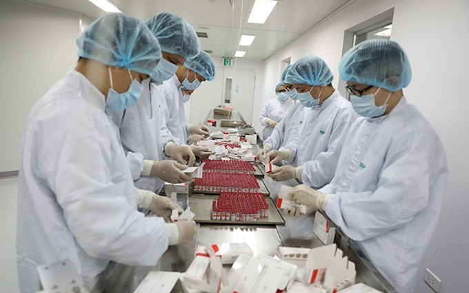 El procesamiento de la vacuna Sputnik-V de Rusia en Vietnam.