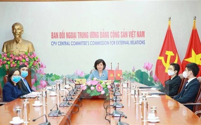 Representantes vietnamitas participantes en la reunión. (Fotografía: VNA)
