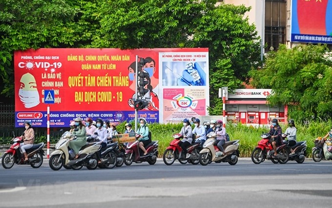 La Directiva 20 se aplica con el propósito de controlar los vehículos que ingresan y salen de las áreas de la capital, garantizando así la prevención y el control de la pandemia. (Crédito de la foto: Minh Son/ Vietnam+)