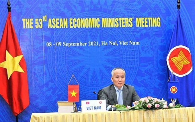 El viceministro de Industria y Comercio de Vietnam, Tran Quoc Khanh, en el evento. (Fotografía: congthuong.vn)