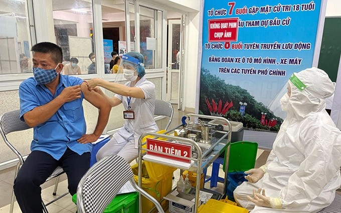 Hanói completará mañana vacunación para personas mayores de 18 años