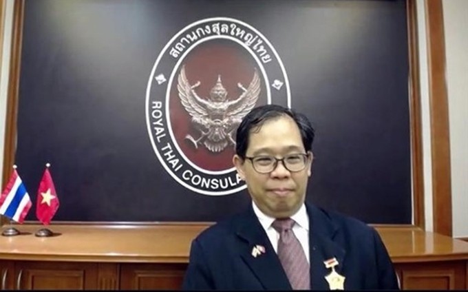 El cónsul general de Tailandia en Ciudad Ho Chi Minh, Apirat Sugondhabhirom, habla en el evento. (Fotografía: VNA)