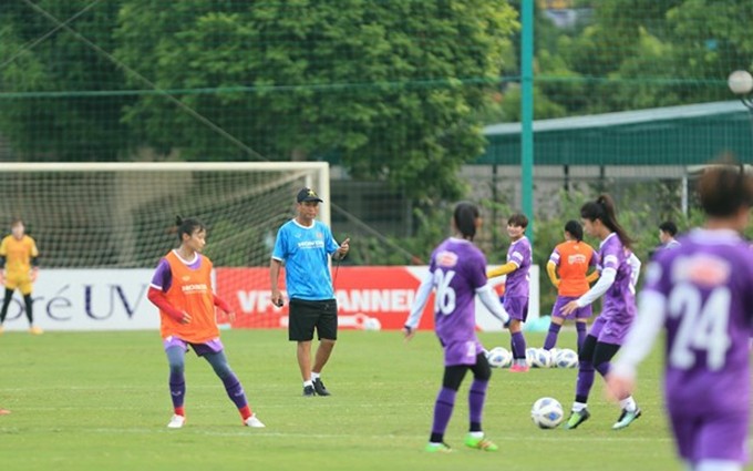 Una sesión de entrenamiento de la selección vietnamita de fútbol femenino. (Fotografía: VFF)