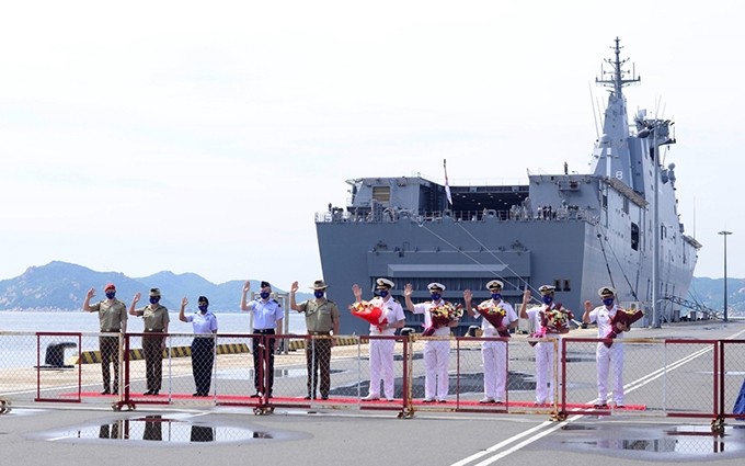 Buques de la Armada Real de Australia llegaron a Vietnam (Fotografía: qdnd.vn)