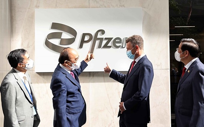 El presidente de Vietnam, Nguyen Xuan Phuc vísita la sede de Pfizer en Estados Unidos, una de las biofarmacéuticas líderes en el mundo.