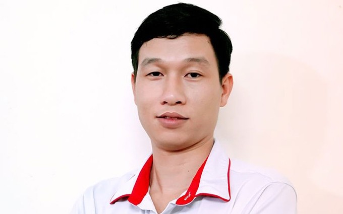  Ingeniero informático vietnamita Tran Van Khang.