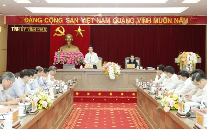 El miembro del Buró Político y permanente del Secretariado del Partido Comunista de Vietnam, Vo Van Thuong habla en el evento. (Fotografía: vinhphuc.gov.vn)