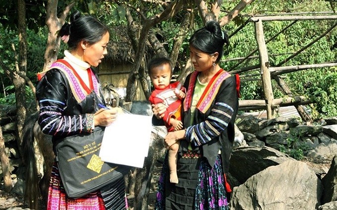Varios bebés y madres se beneficiaron de los proyectos de cuidado de salud (Fotografía: baobienphong)