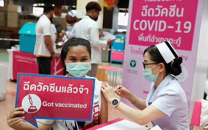 Tailandia acelera la campaña de vacunación contra Covid-19. (Fotografía: REUTERS)