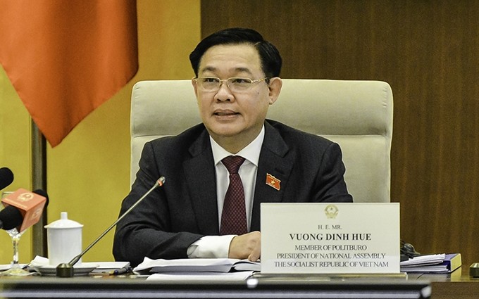 El presidente de la Asamblea Nacional de Vietnam, Vuong Dinh Hue, en la reunión. (Fotografía: VOV)