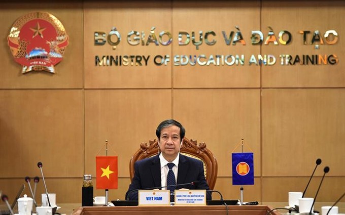 El ministro Nguyen Kim Son en el evento. (Fotografía: moet.gov.vn)
