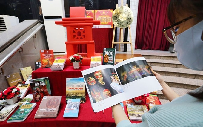 En el evento de la Biblioteca de Hanói. (Fotografía: hanoimoi.com.vn)
