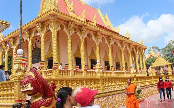  Comunidad de etnia Jemer en Tra Vinh celebra festival de Sene Dolta.